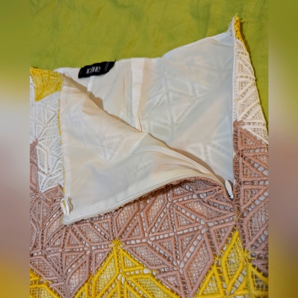 Icōne by Simons Woven Shorts - Picture 2 of 4